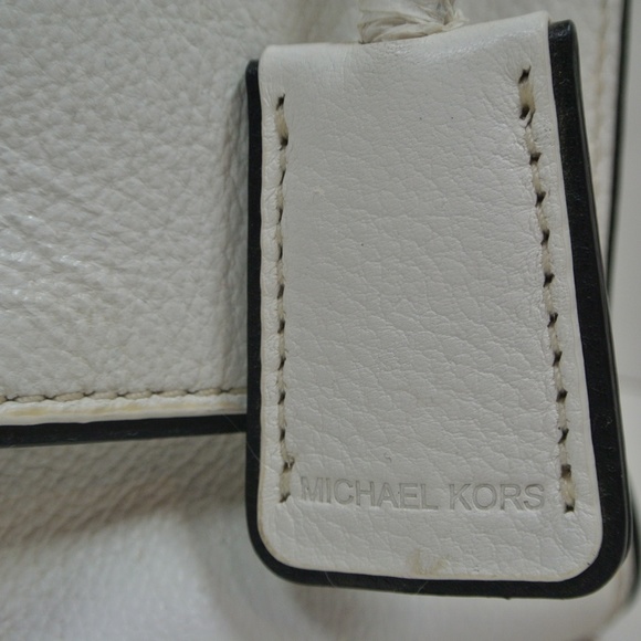 Michael Kors white leather purse - Picture 3 of 11